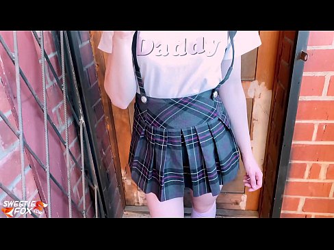 ❤️ ʻO ke kaikamahine kula e ʻū hohonu i kāna dick a hoʻopaʻa ʻia ma mua o nā papa. ❌ Anal video ma haw.bestsexporno.ru